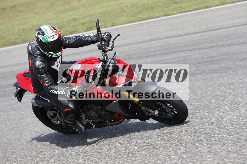 /27 12.06.2025 Ducati Schweiz Trackday Warmup  ADR/blau-bleu/ohne